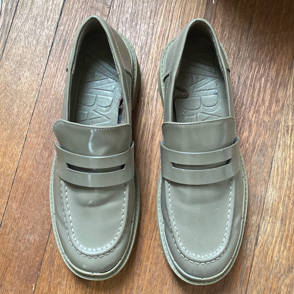 Zara Low Heel Lug Sole Khaki/Brown Women's
Loafers Shoes